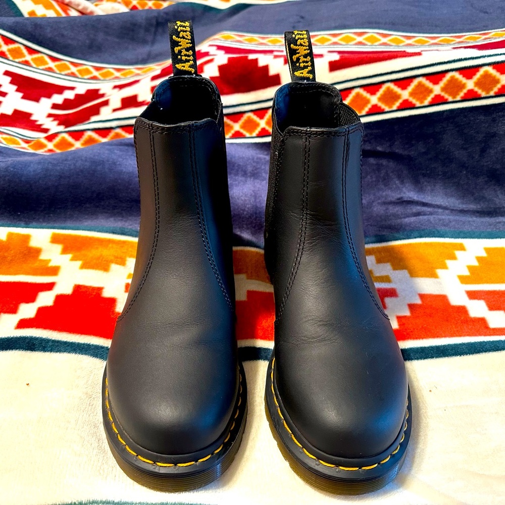 Dr. Martens 2976 Chelsea Boot